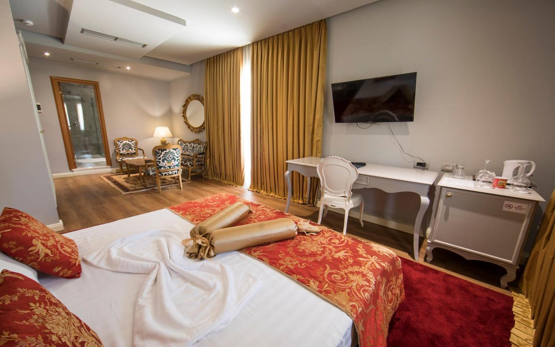 Classic Hotel 4*